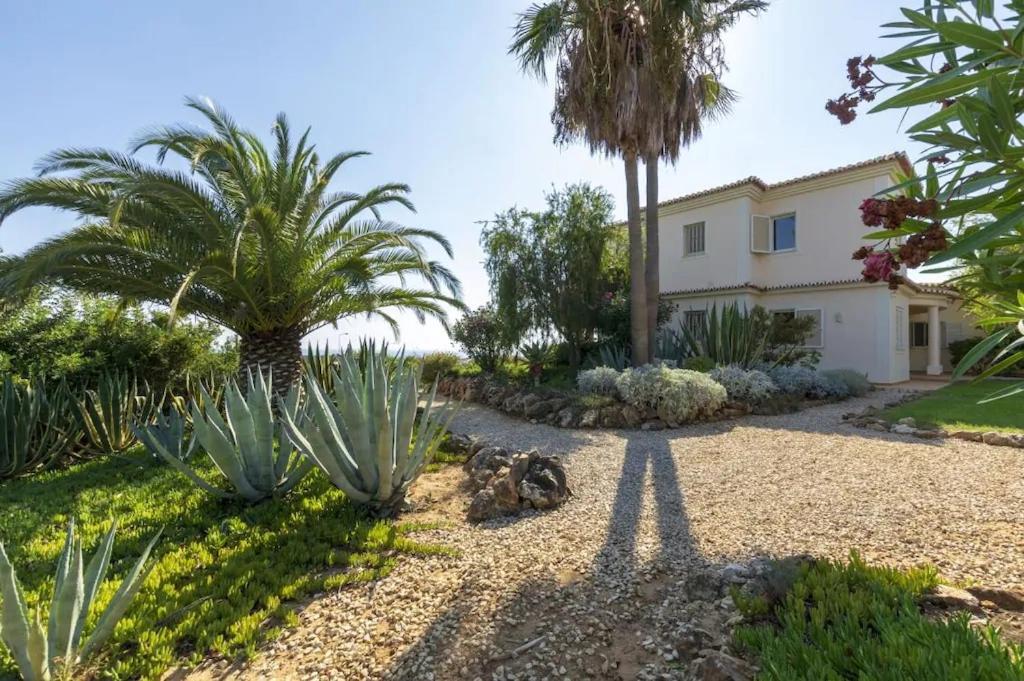 Luxurious villa with beautiful see views&spacious garden Ferragudo  Extérieur photo